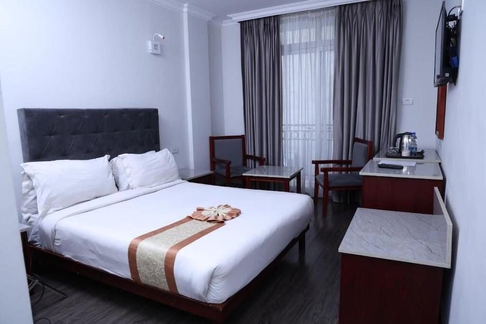 Trinity Hotel — 3