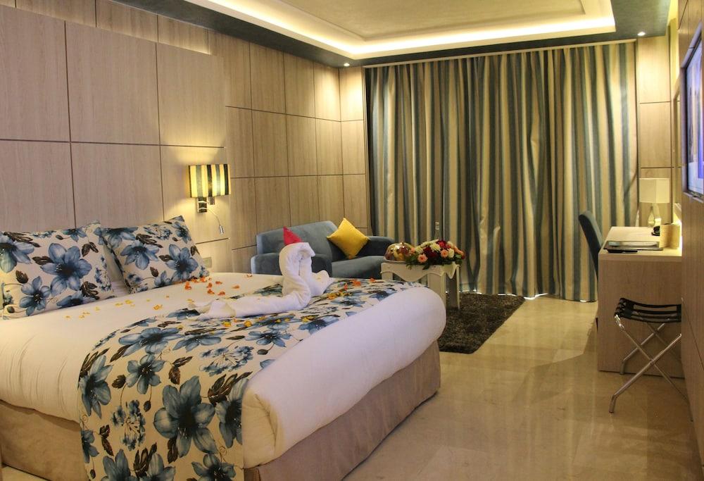 ZAKI HOTEL — 10