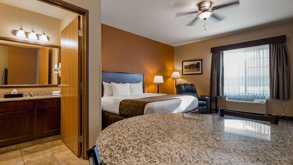 Best Western North Edge Inn — 10