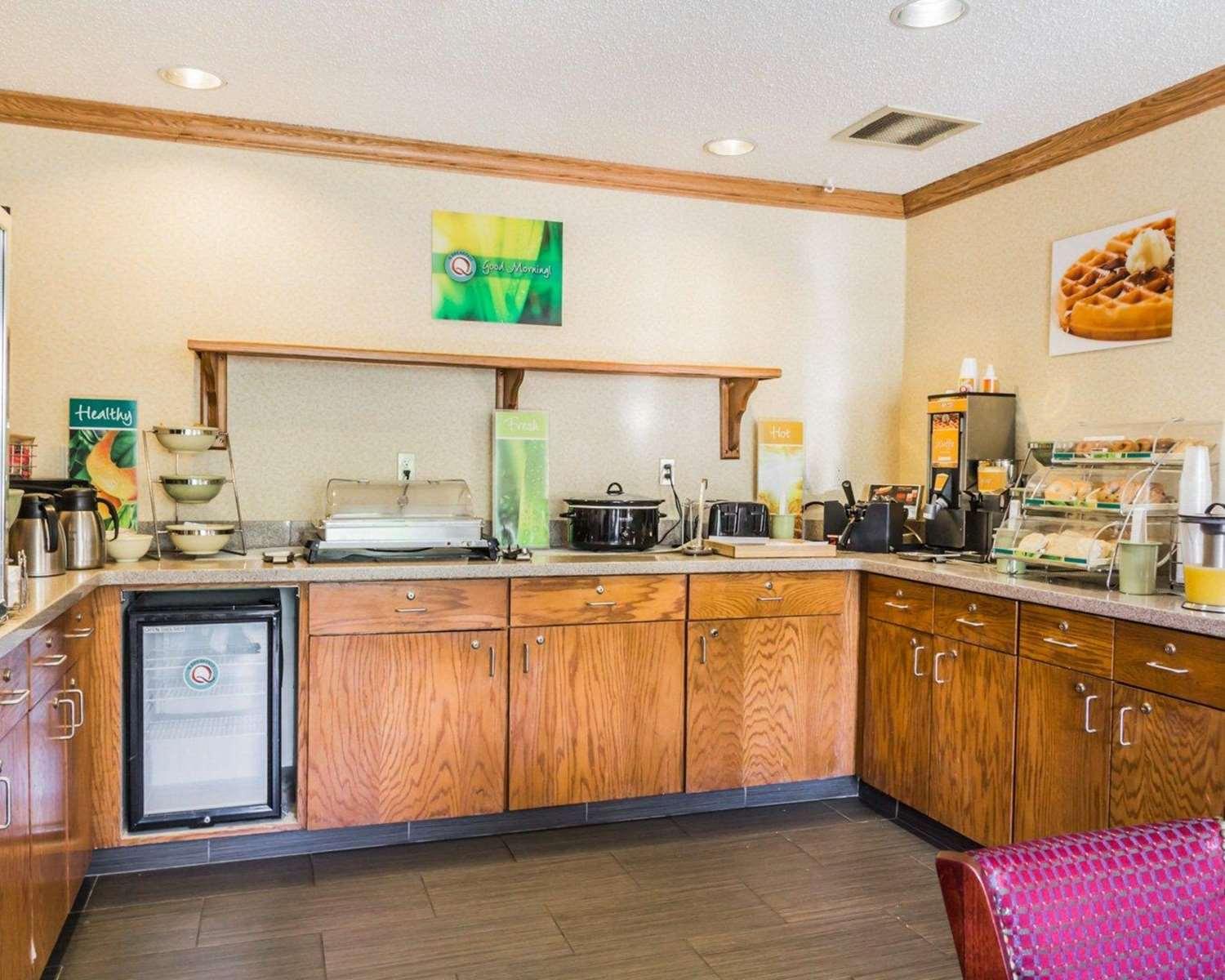 Quality Inn & Suites Golden - Denver West — 10