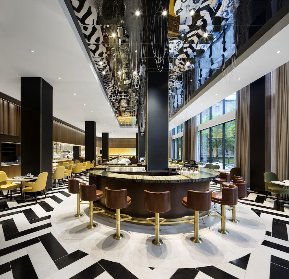 Fairmont The Queen Elizabeth — 10