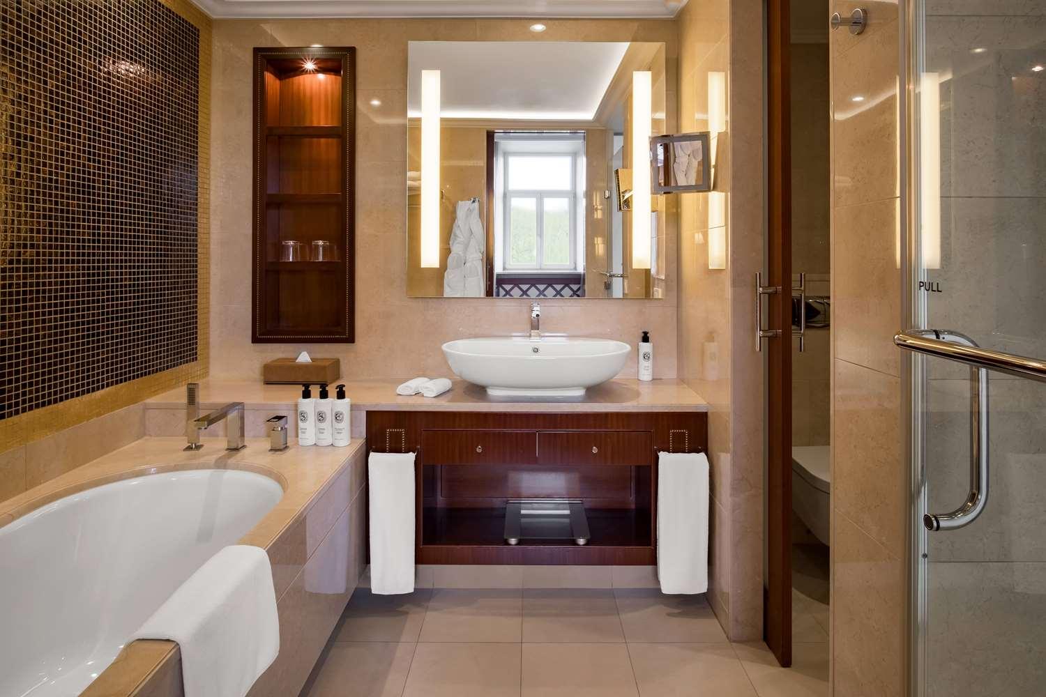 Grand Hotel Vilnius, Curio Collection by Hilton 925525 — 4