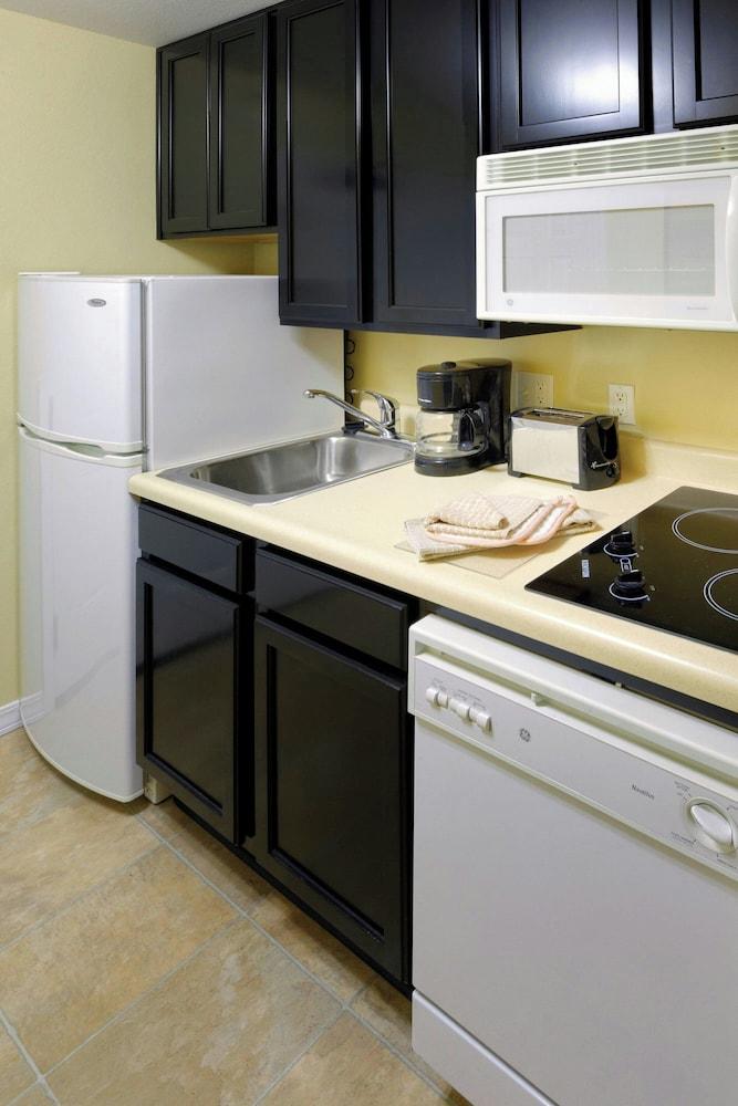 TownePlace Suites Joplin — 9