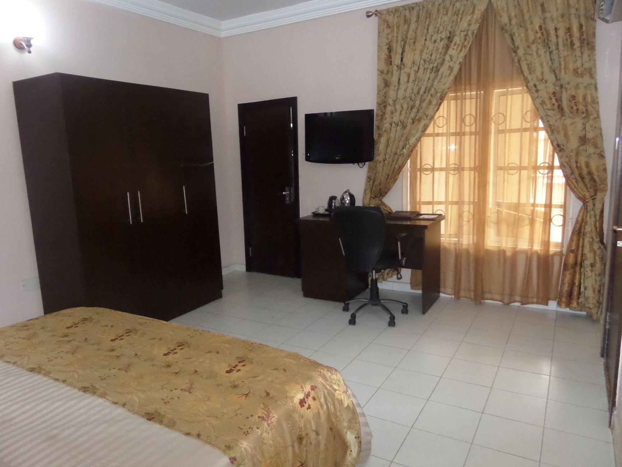Sheer Luxury Apartment And Suites — 7