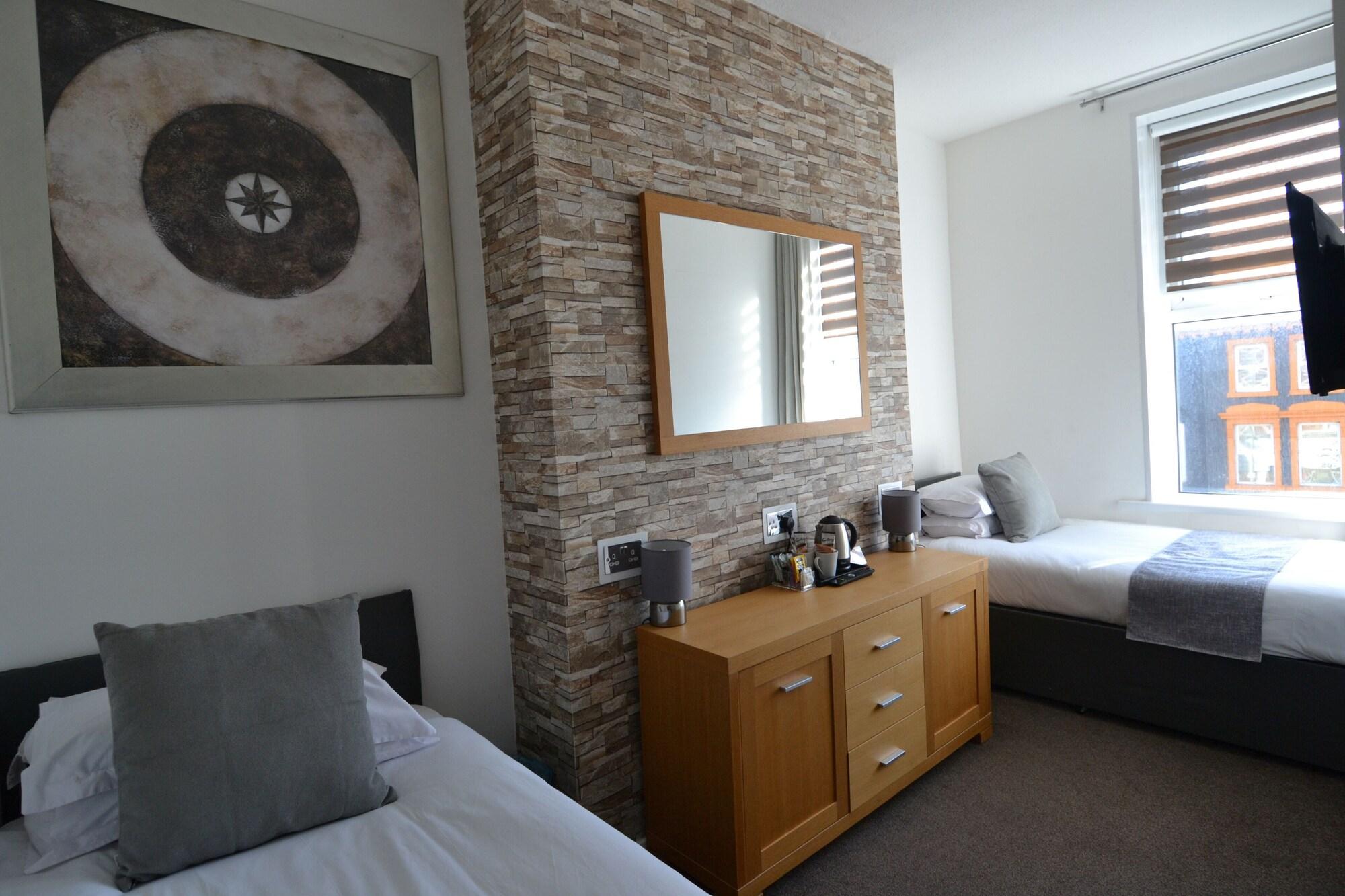 Hotel  33 — 9