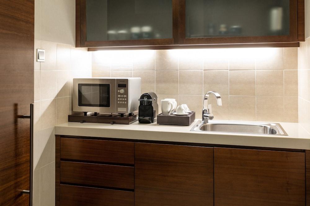 Sheraton Mall of the Emirates Hotel, Dubai — 7