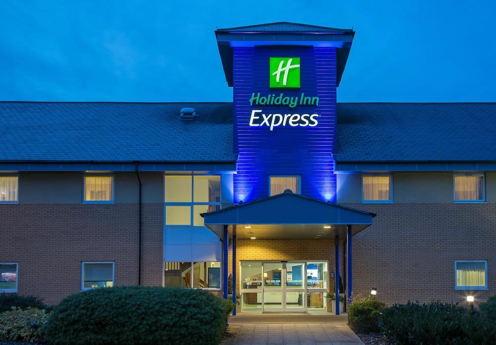 Hampton By Hilton Braintree — 2