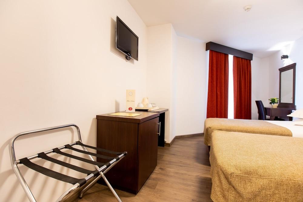 Hotel Duke Armeneasca — 10