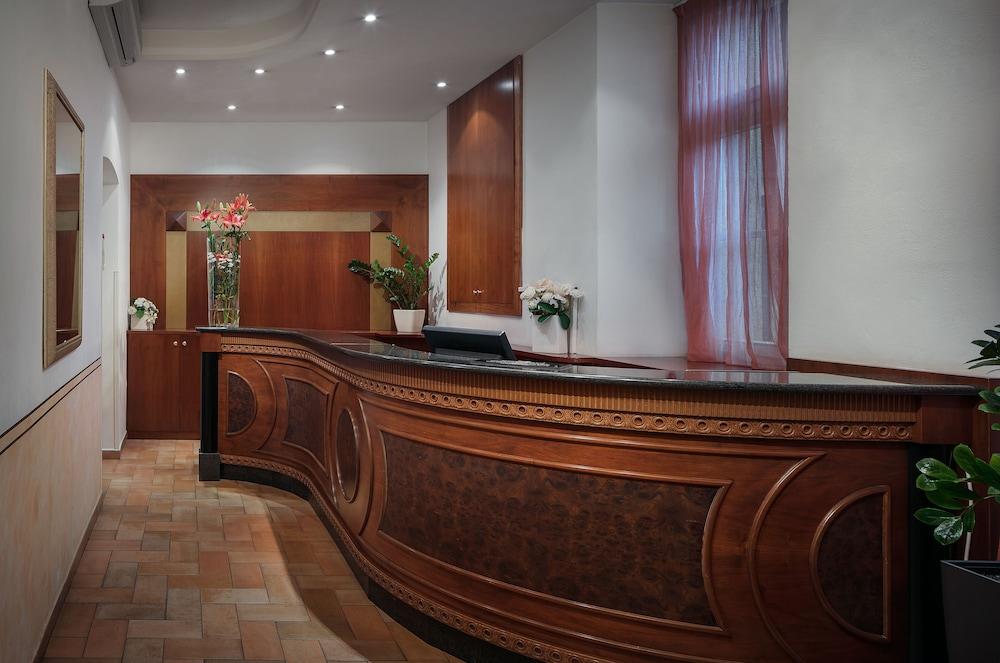 HOTEL GALILEO 110902 — 6