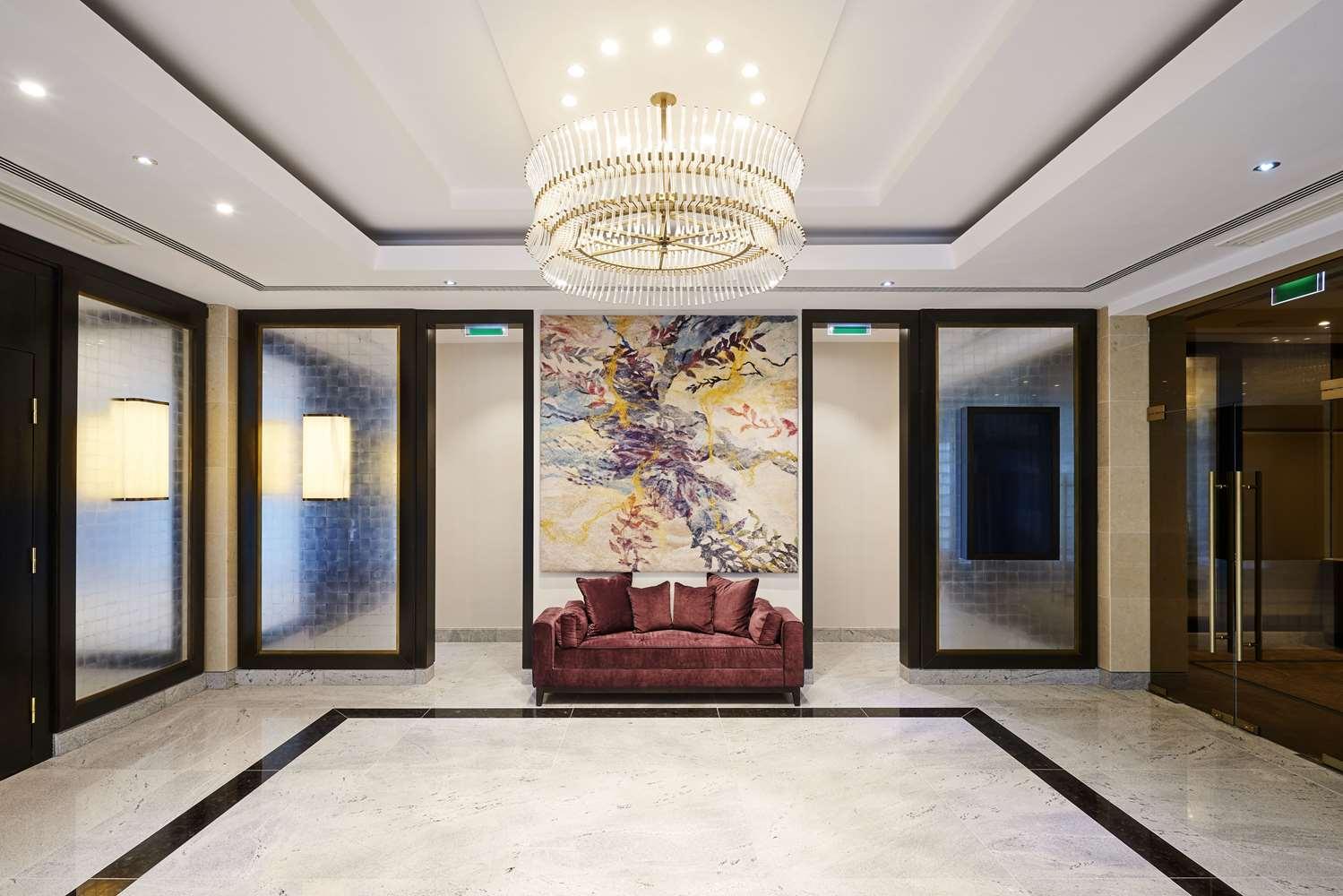 HILTON BUDAPEST — 9