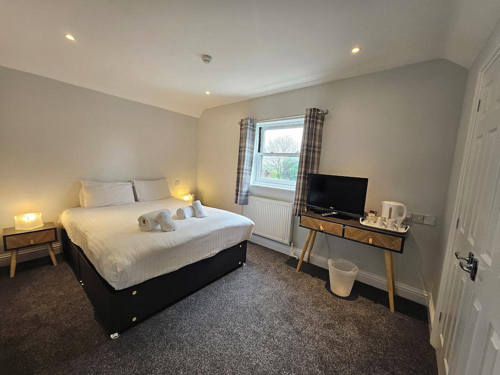 MARSH FARM HOTEL — 9