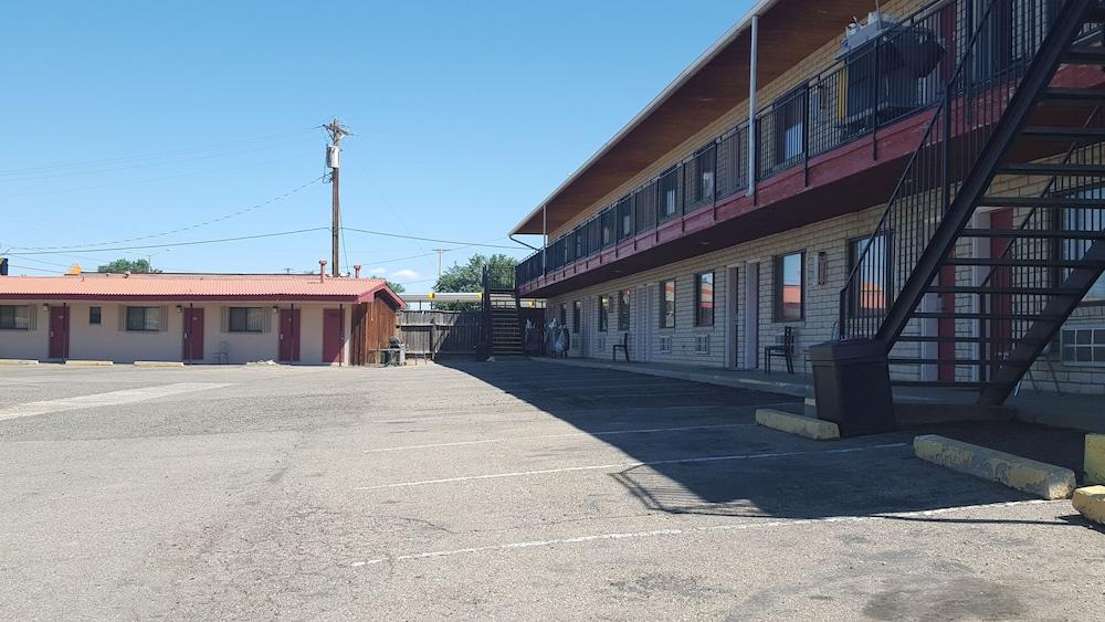 Knights Inn Cortez CO — 8