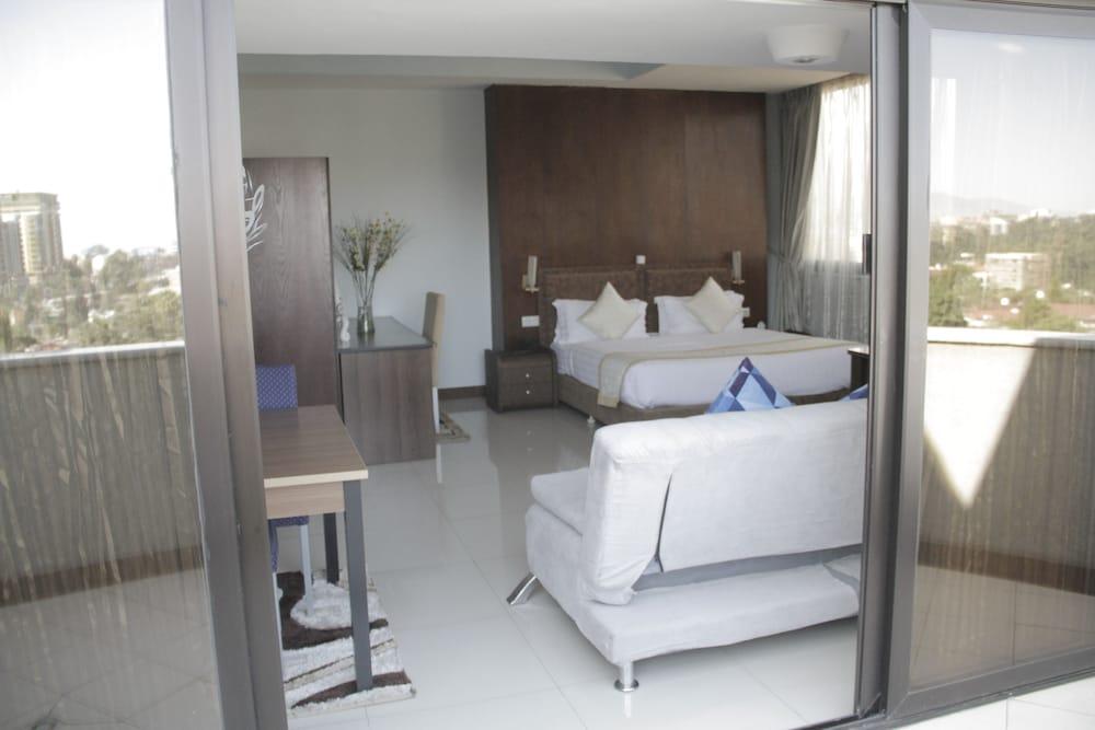 Homage Hotel — 8