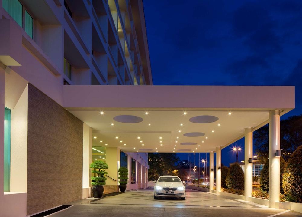 Radisson Hotel Brunei Darussalam — 4