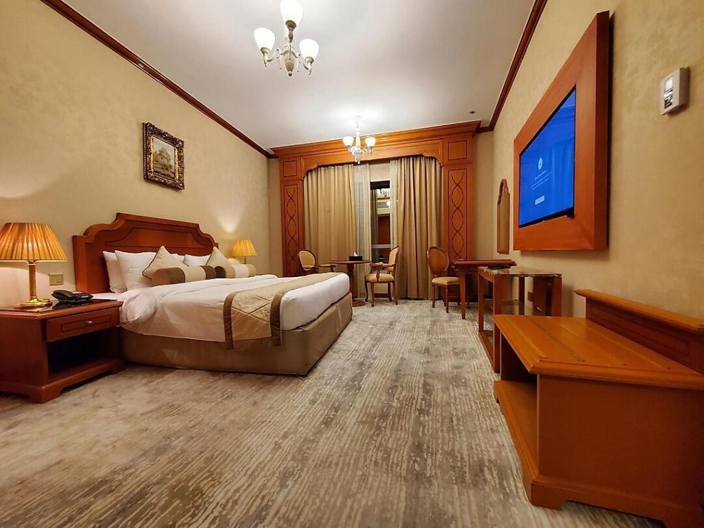 Royal Concorde Hotel & Suites — 10