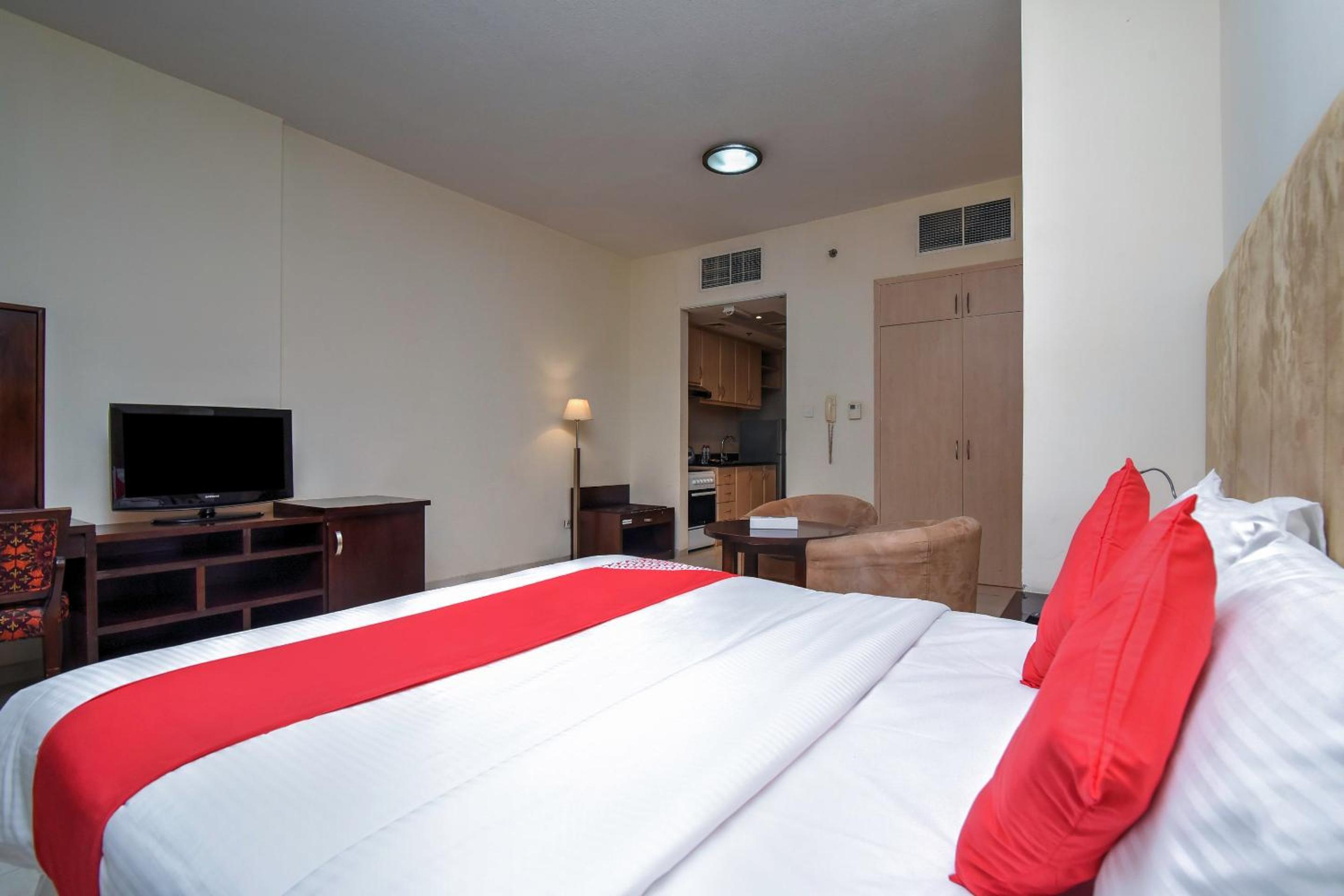 PARKSIDE SUITE HOTEL APARTMENTS DISCOVERY GARDENS — 2