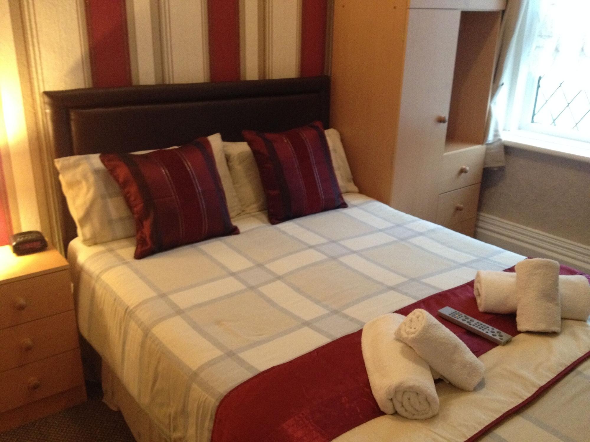 Hilbre Hotel — 7
