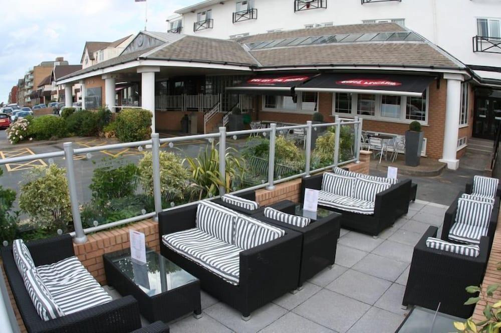 Inn On The Prom — 4