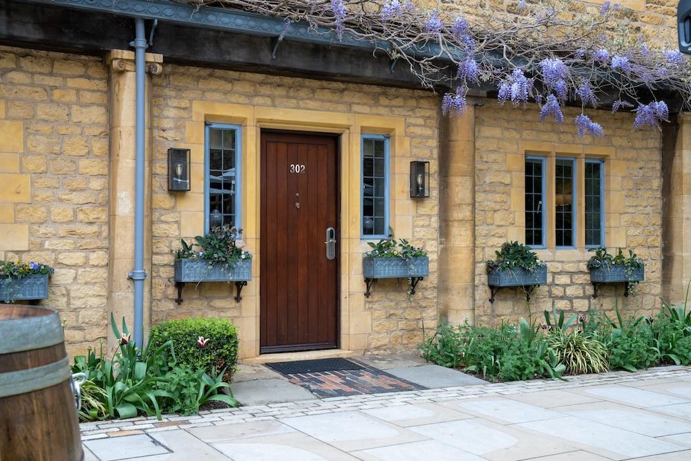 THE LYGON ARMS — 2
