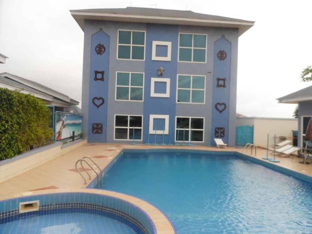 De Holiday Beach Hotel 1142948 — 2