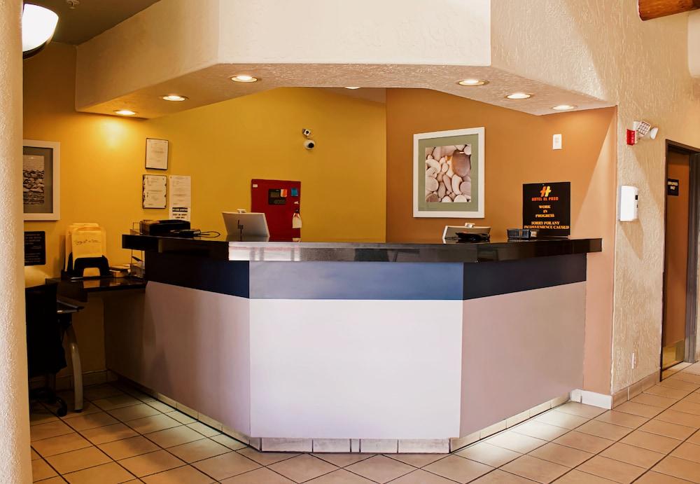 Quality Suites University — 6