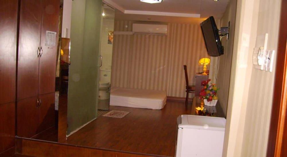 Ha Vy Hotel — 4
