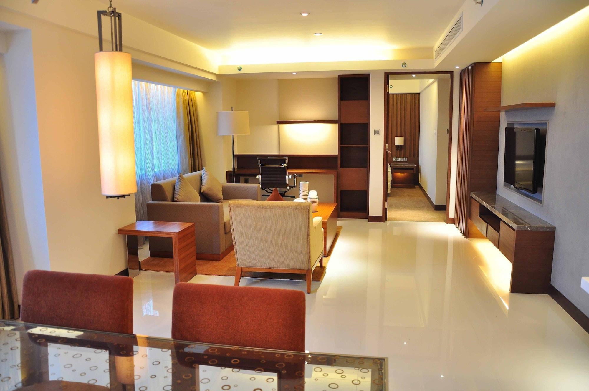 CROWNE PLAZA GUANGZHOU CITY CENTRE 3744 — 5