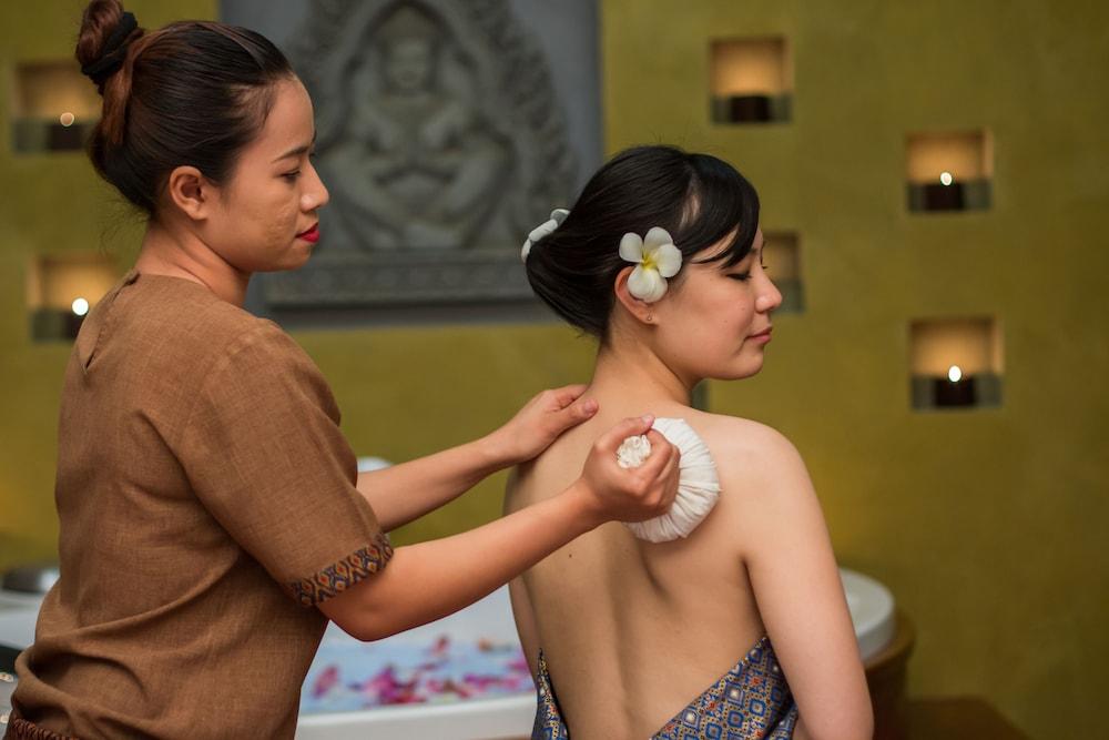 ANGKOR PALACE RESORT & SPA — 10