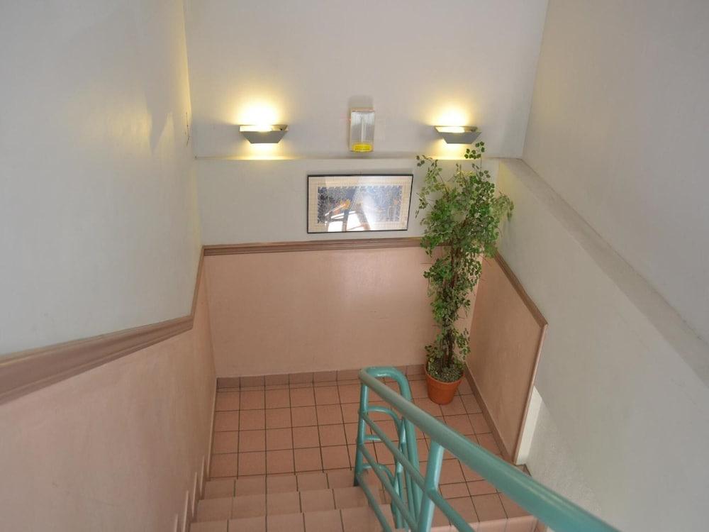 West Plaza Hotel Desekel — 9