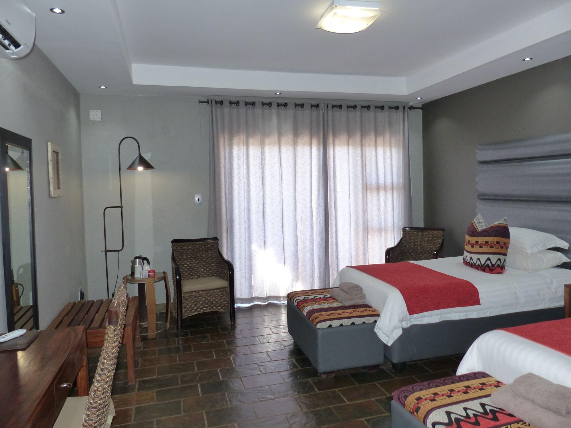 OPUWO COUNTRY HOTEL — 7
