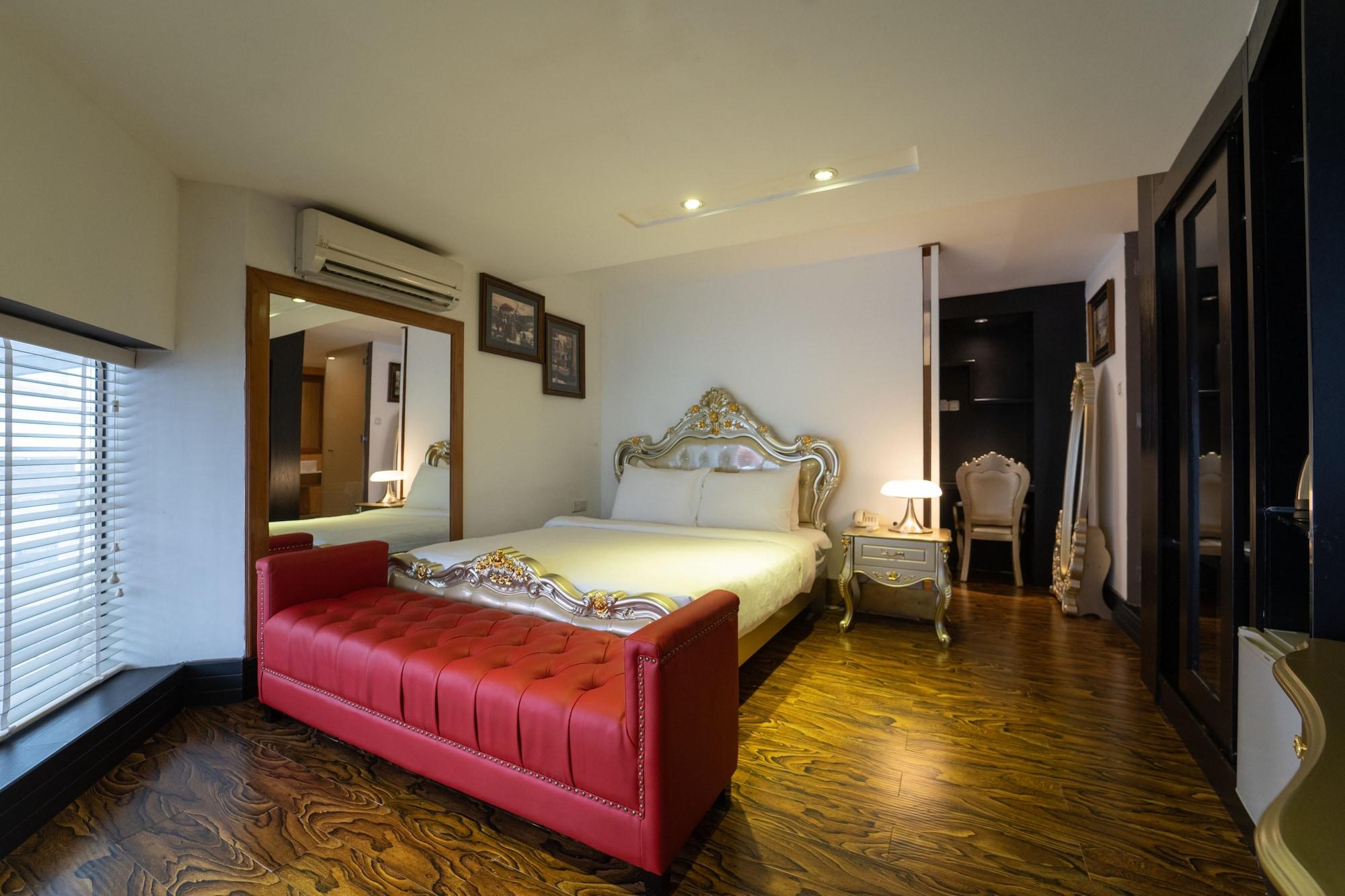A&EM Hotel 8A Thai Van Lung — 10