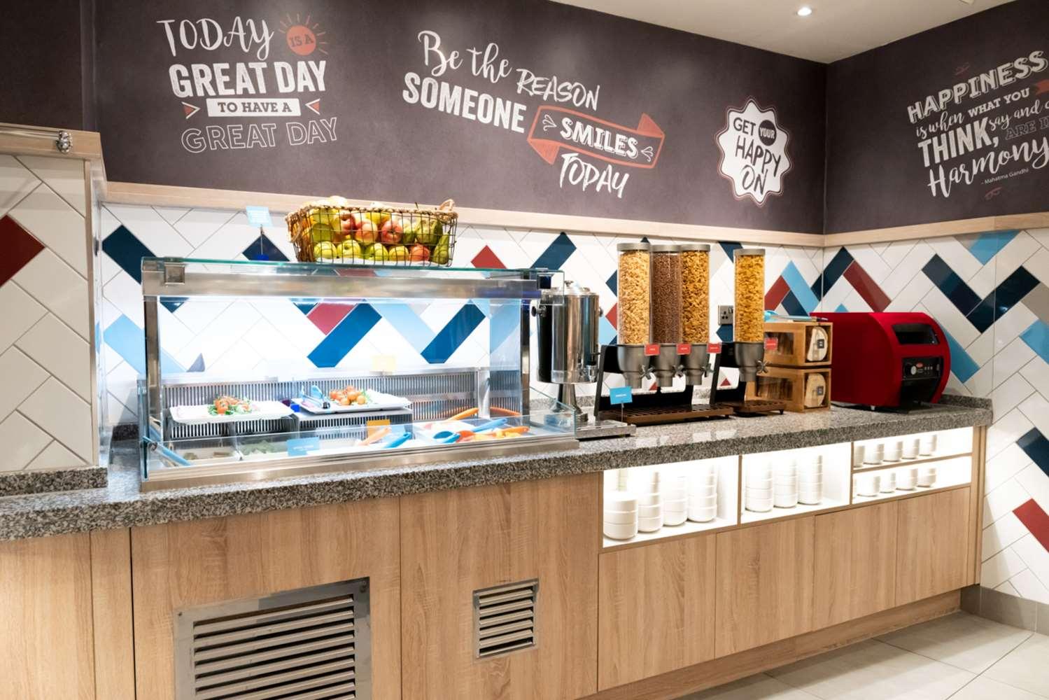 Hampton by Hilton Birmingham Jewellery Quarter — 10
