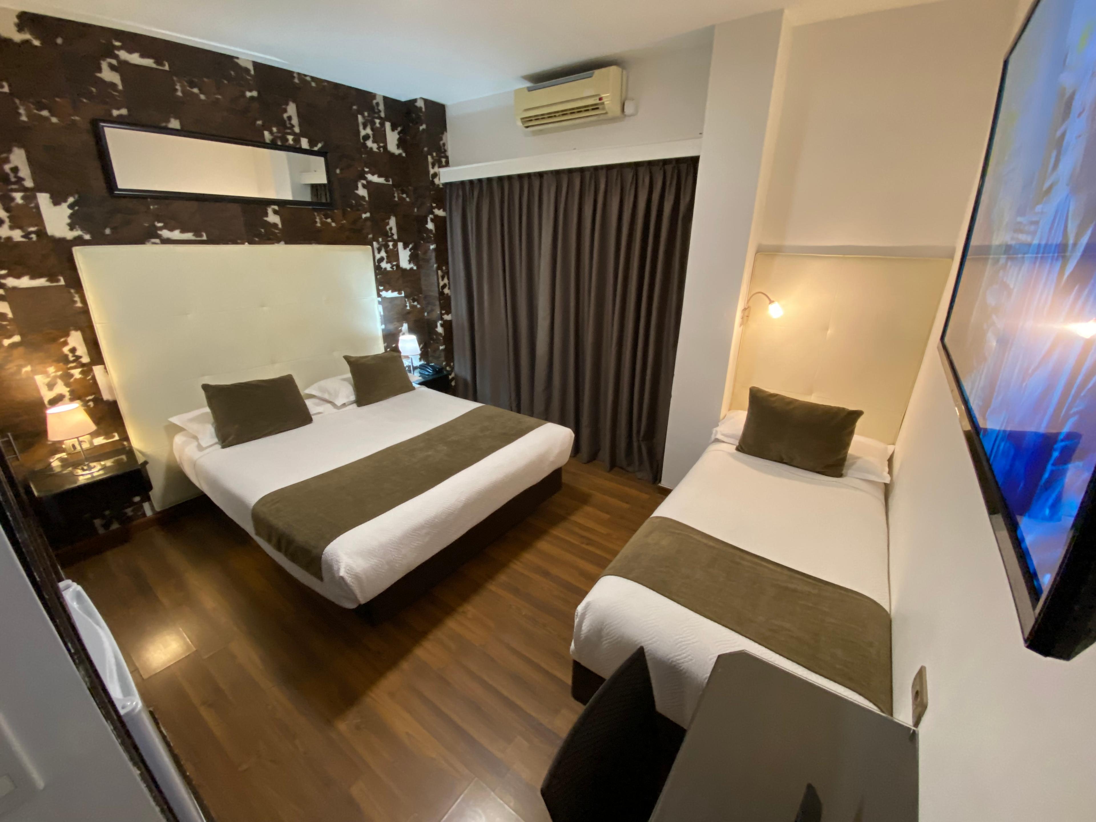 HOTEL ALVEAR — 6