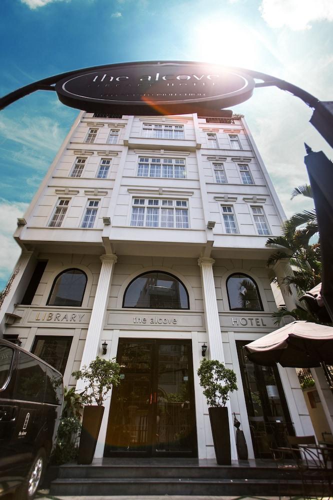 THE ALCOVE LIBRARY HOTEL — 4