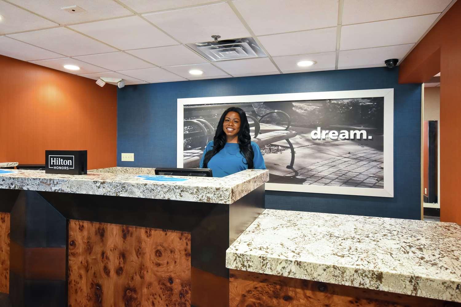 Hampton Inn Auburn — 10