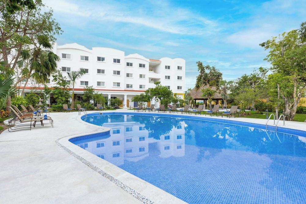 Courtyard by Marriott Cancun Airport 93069 — 2