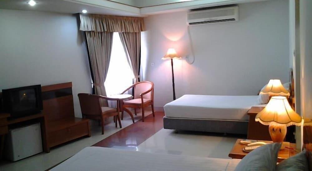 Hotel Victory — 9