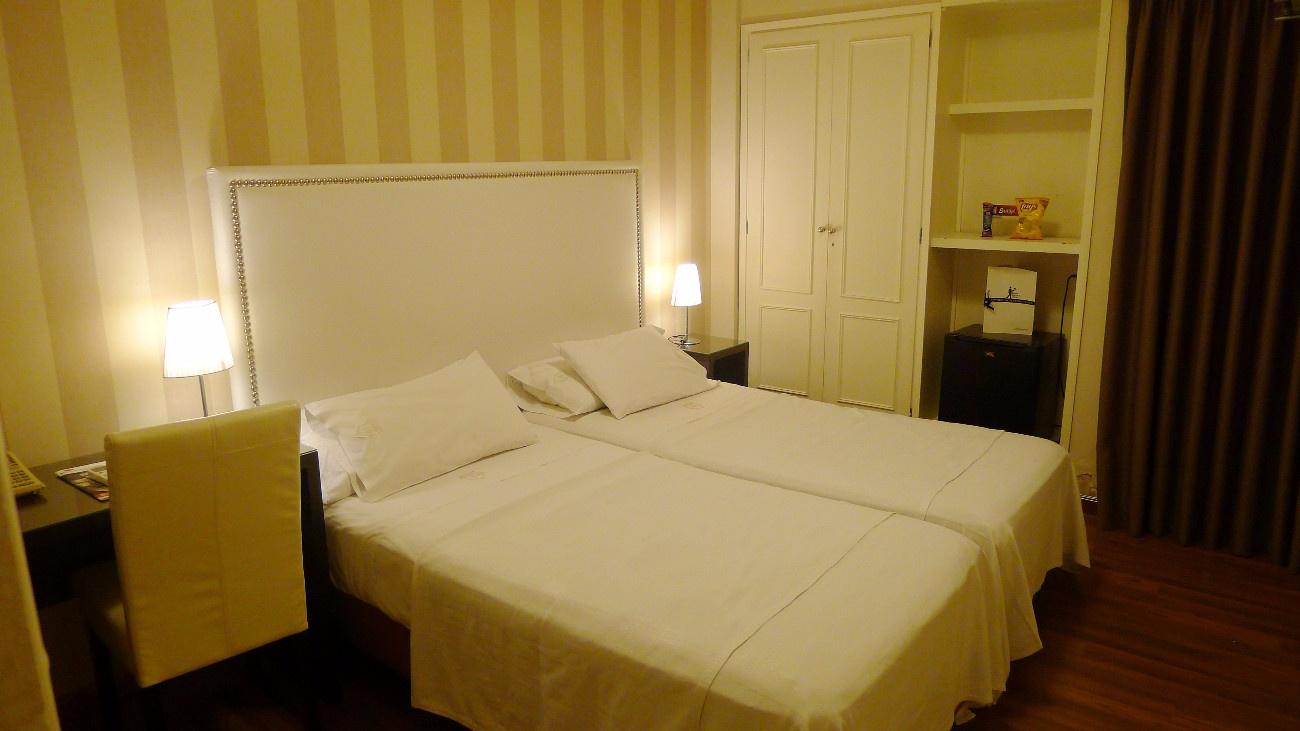 HOTEL ALVEAR — 8