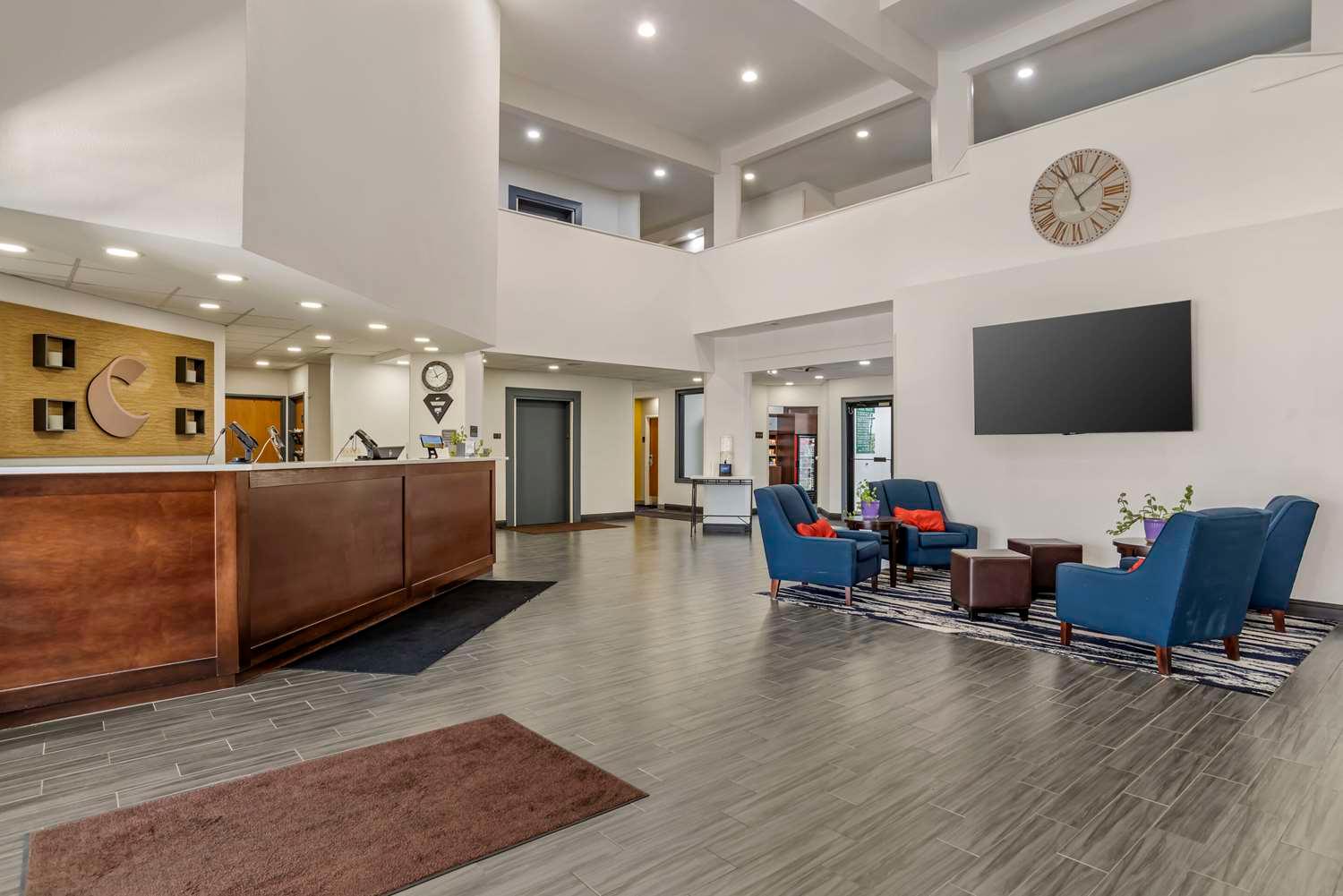 Comfort Suites Hattiesburg near University — 9