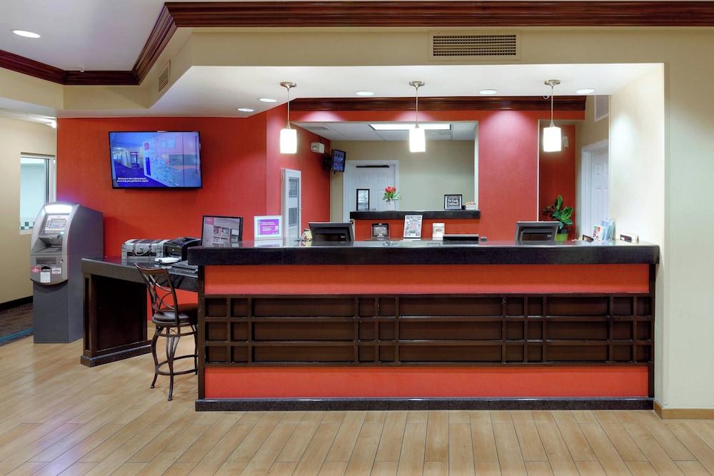 TownePlace Suites Joplin — 8
