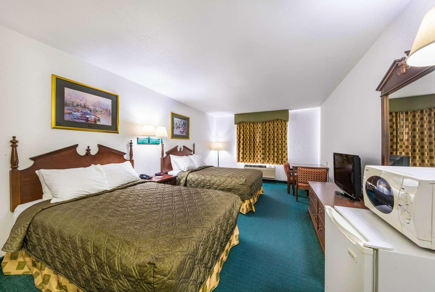 Rodeway Inn Decatur — 9
