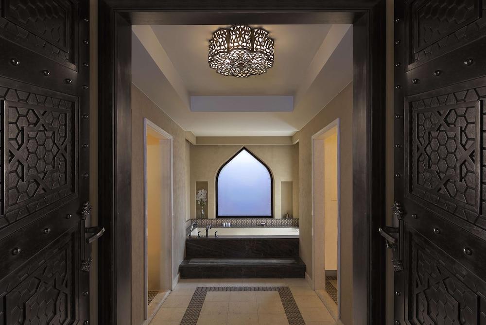 Qasr Al Sarab Desert Resort By Anantara — 9
