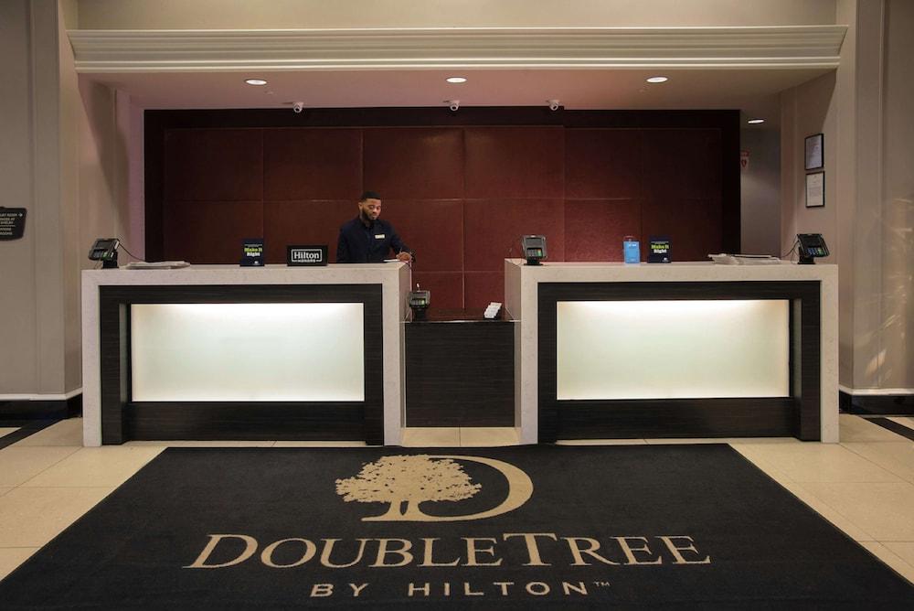 DoubleTree Suites by Hilton Detroit Downtown - Fort Shelby — 9