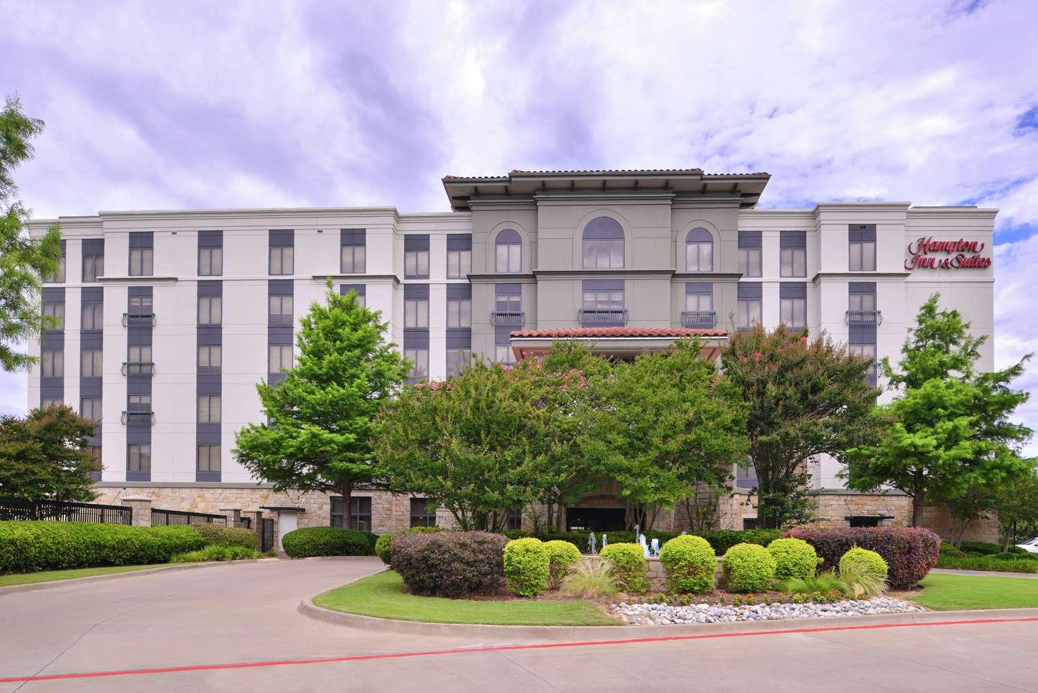 Hampton Inn & Suites Legacy Park-Frisco — 6