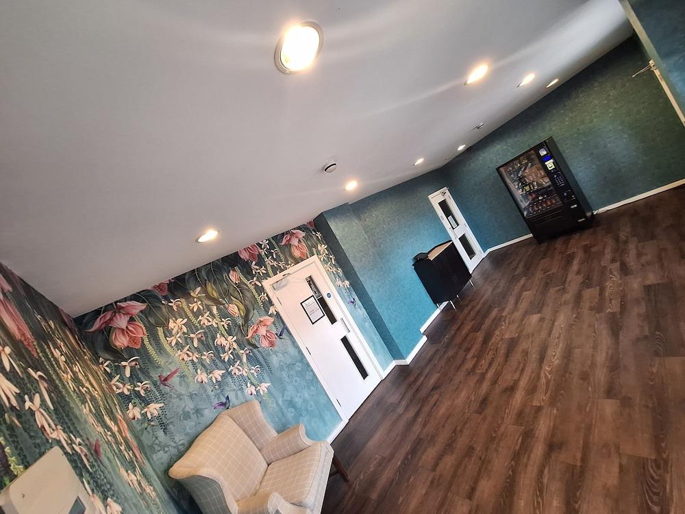 Stockwood Hotel — 2