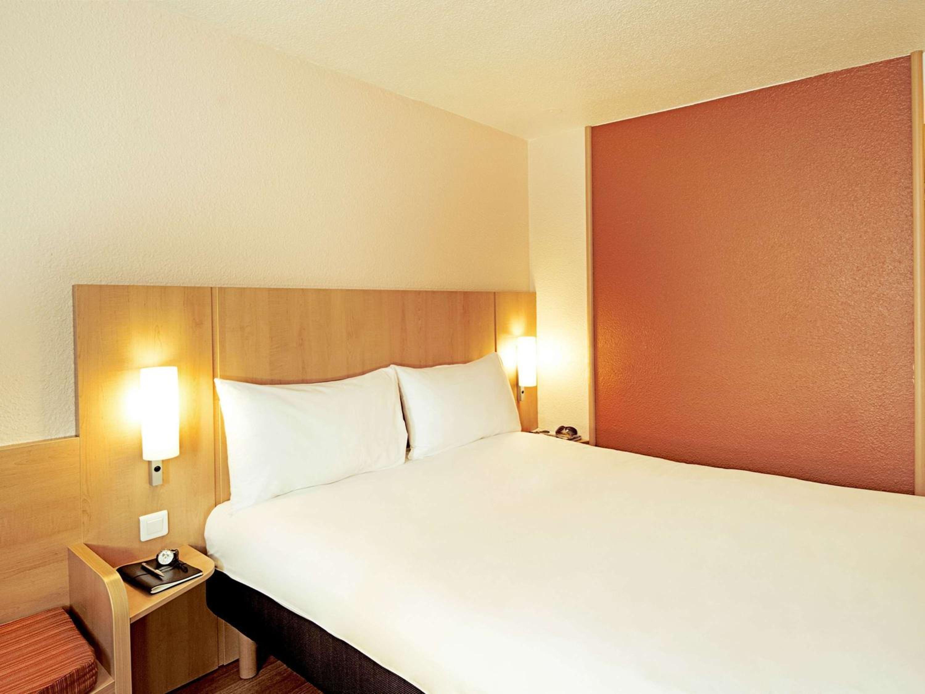 Ibis Rotherham East - M18 - M1 — 5