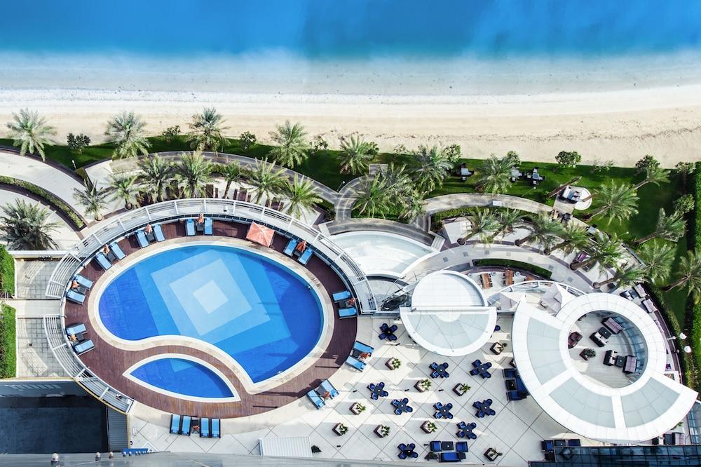 Ibis Abu Dhabi Gate Hotel — 1