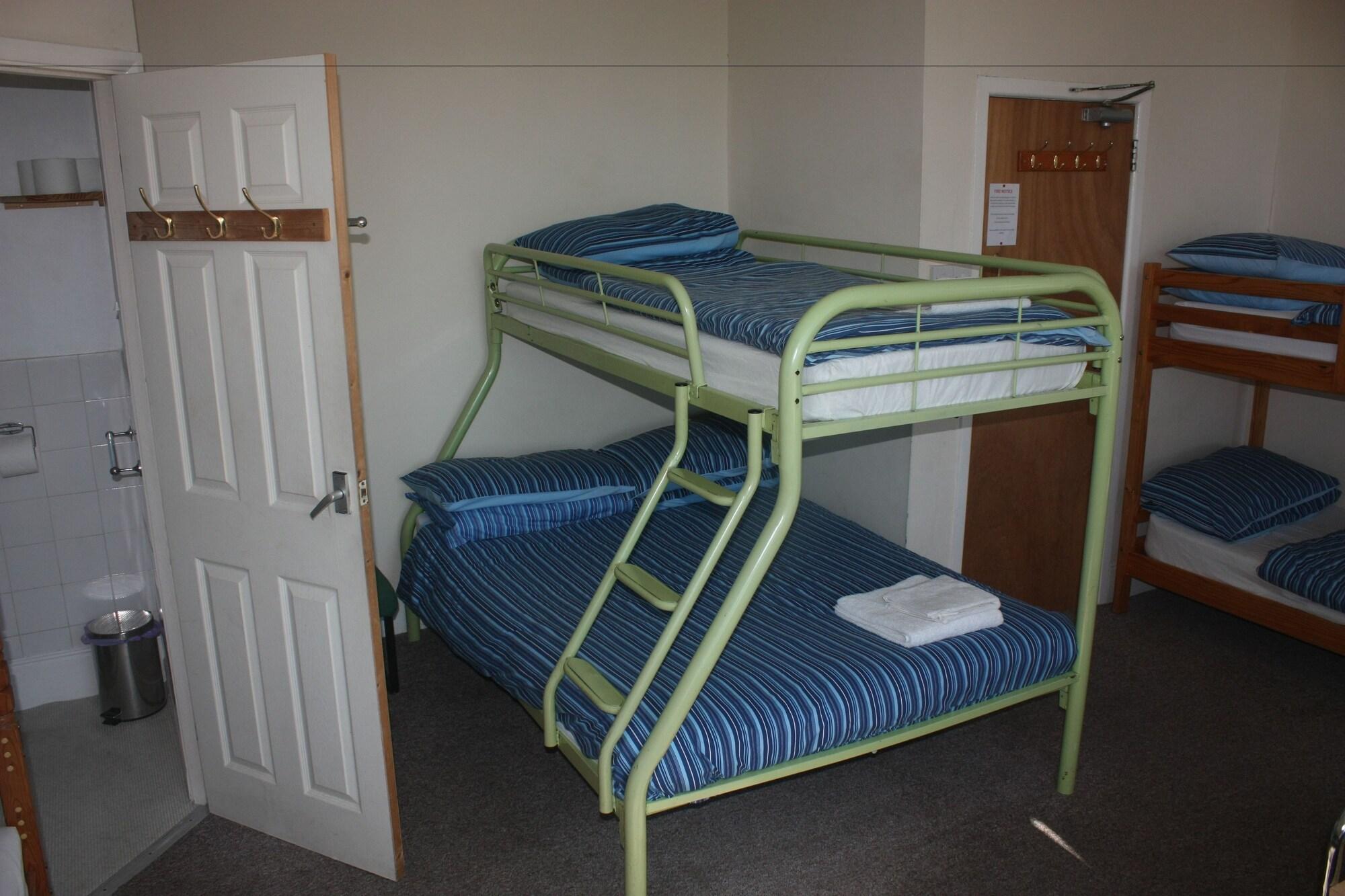 Longbeach Hotel - Hostel — 4