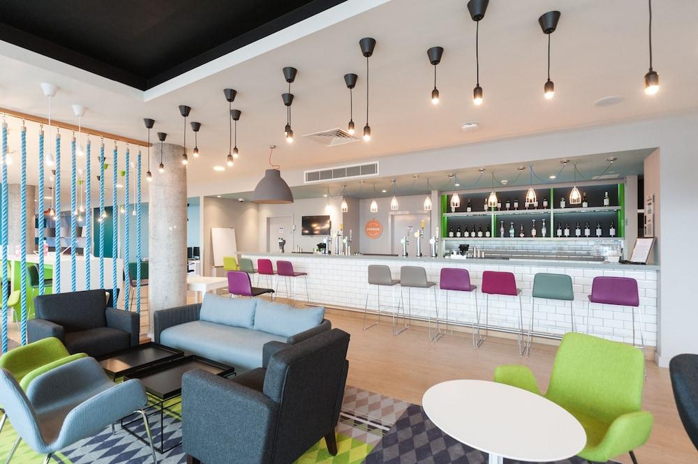 Holiday Inn Express Aberdeen Airport — 10