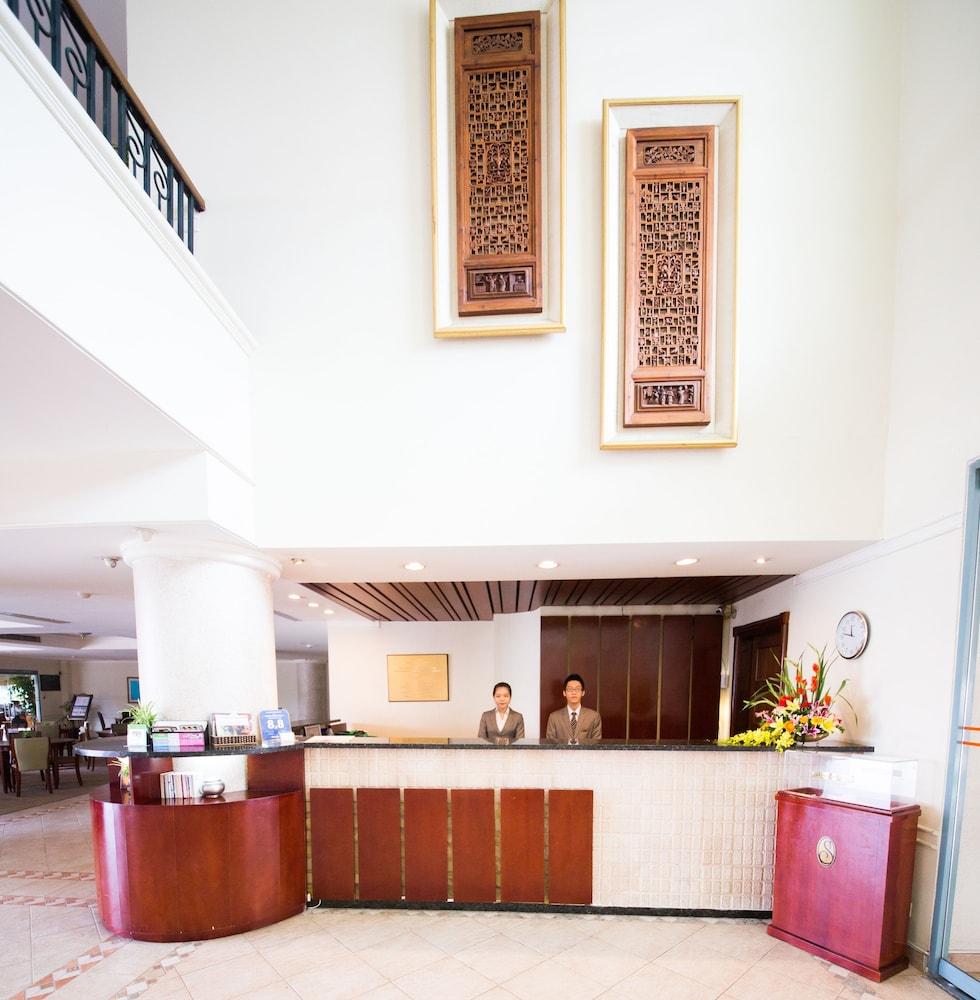 Diamond Westlake Suites — 2